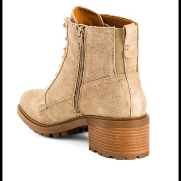 NIB Lucky Brand Suede Lace Up Lug Sole Booties - Picture 2 of 2